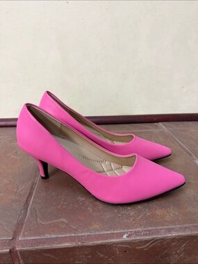 ILLUDE Classic Pointed Toe Pumps Cherry